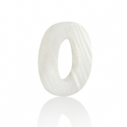 Shell pendants specials letter O White (natural colour)