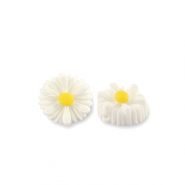 Resin beads flower 8mm White