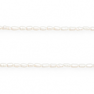 TQ Freshwater pearls oval Natural White