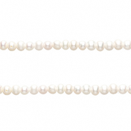 TQ Freshwater pearls round 4 mm Natural White