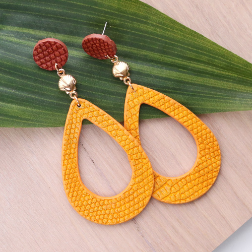 Do It Yourself: Statement earrings with faux leather pendants