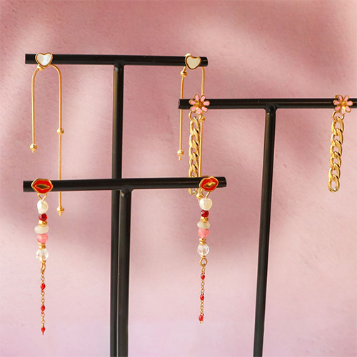 Tips for creating a trendy earring collection