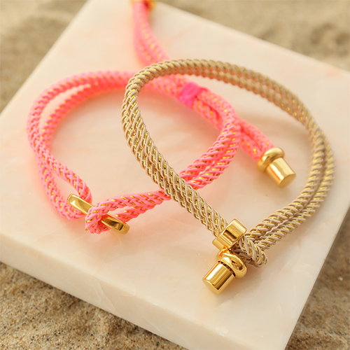 Get creative with maritime cord for the most beautiful bracelets