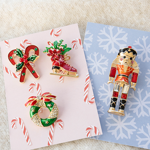 Mix & match with statement brooches