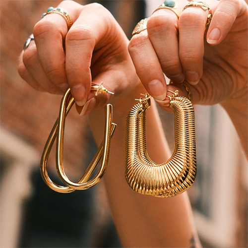 Inspiration time with statement earrings 