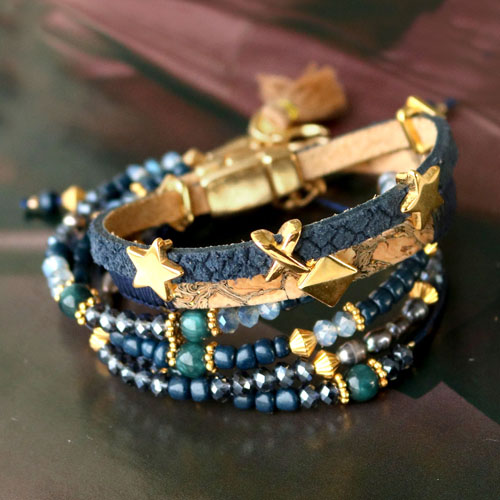 Jewellery set in a classy royal blue colour mixed with DQ metal gold