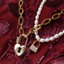 These trendy jewellery can be made with the latest zirconia lock charms: 