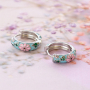 Inspiration time with brass TQ metal creoles with flowers