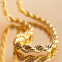 Combine stainless steel necklaces and bracelets