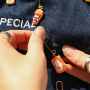 Create joyful bag decorations with Christmas resin pendants