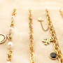 How to use a helper tool with your bracelets