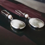 Gorgeous jewellery with semi-precious stone pendants as an eyecatcher