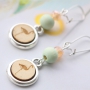 With our new wooden beads in fresh colours you can create the best jewellery with marvelous details.